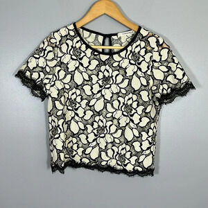 Caramela Floral Short Sleeve Top And Shorts Set with Lace Trim Small/Medium